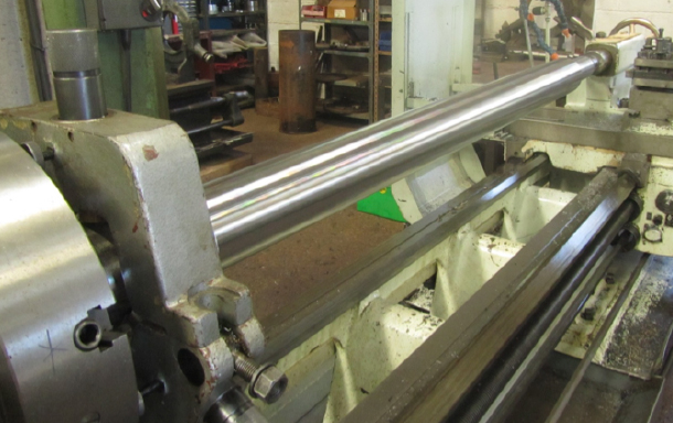 Shaft turning, large lathe, heavy machining